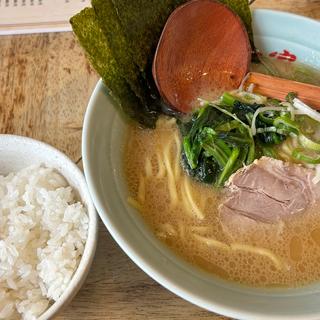 醤油ラーメン(金壱家)