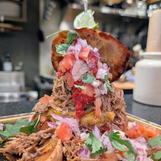 カルニタスバーガー