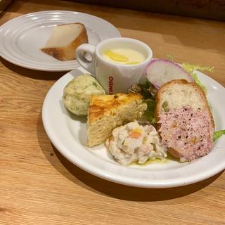 ラザニアランチ(マンジャ エ ベーヴィ)