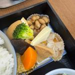 おばんざい(幕の内弁当)(まこと食堂 )