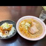 背脂しょうゆラーメン　チャーシュー丼(喜多方食堂 )