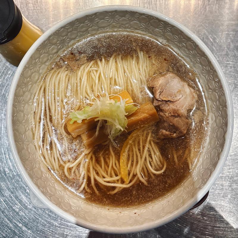 濃厚煮干しそば(並)(やきとん まるじ （○治）)