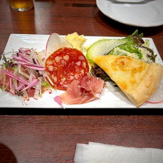 前菜3品、サラダ&ピザ