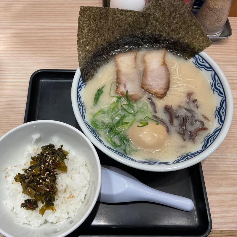 由丸ラーメン・高菜ごはん(博多らーめん由丸 人形町店)