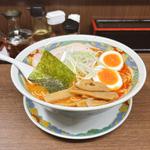 大盛ラーメン（ゆで玉子,特選ラー油）