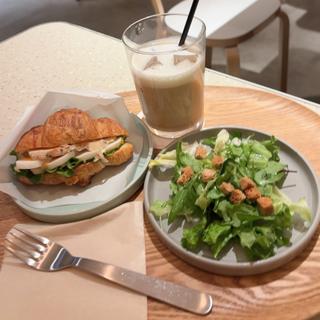 BREAD & DRINK • SALAD SET(カフェ オッテ)