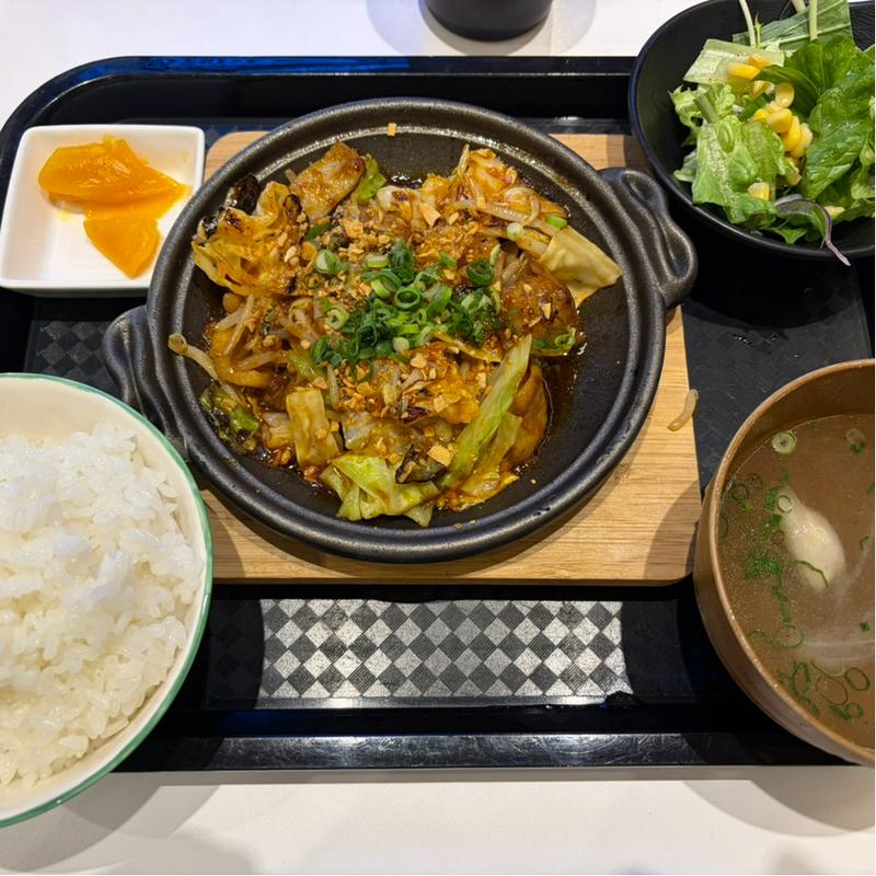 スタミナホルモン炒め(大衆サカバ 牡蠣る。)