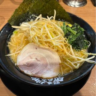 ネギラーメン（大盛）(横浜家系ラーメン 町田商店 羽田空港第1ターミナル店)
