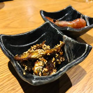 お通し_わかさぎの佃煮(魚屋三代目にしの鯔背)