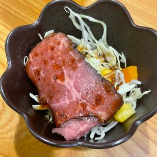 お通し ローストビーフサラダ(武州うどんあかね&みどりダイニング)