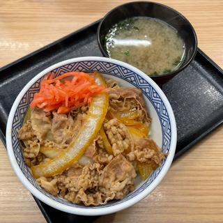 牛丼ランチセット(吉野家 北千住本町商店街店)