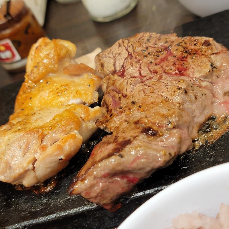 馬ヒレステーキ＋チキンステーキ替え肉無料(やっぱりステーキ 芝大門店)