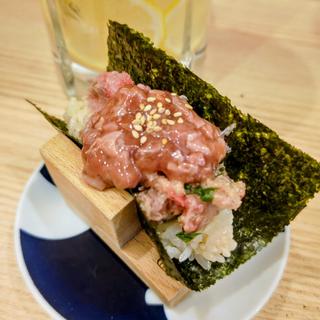 なめろう酒盗手巻き(貝・海苔巻き 野毛しらはら)