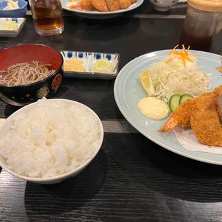 ミックスフライ定食(おらが村)