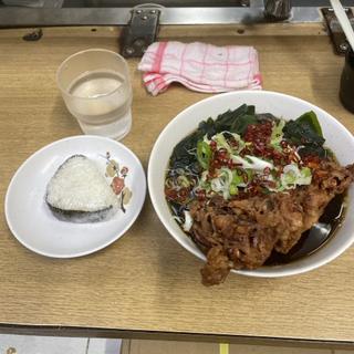 ジャンボゲソ天そば　おにぎり　半わかめ(一由そば )