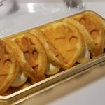 ふんわりワッフル(サンドラッグ 浦和花月店)