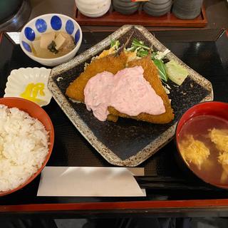 鯵フライ タルタル(クラフトビール時間無制限飲み放題 和洋創作料理 kitchen 三日月)