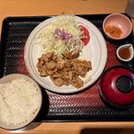 すりおろし生しょうがをたっぷり使った豚肩ロースの生姜焼き定食
