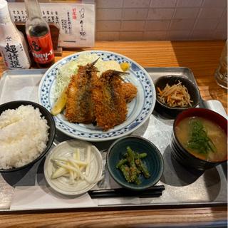 いわしのフライとホタテのクリームコロック定食（魚金30周年記念1000円ランチ）(ワンコイン割烹 川崎魚金)
