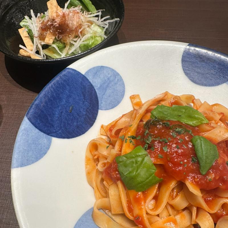 フレッシュバジルのトマトソース(鎌倉パスタ マークイズみなとみらい店)