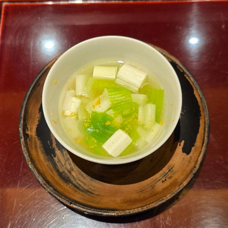 うるいの茶碗蒸し(鳥旨 しだれ)