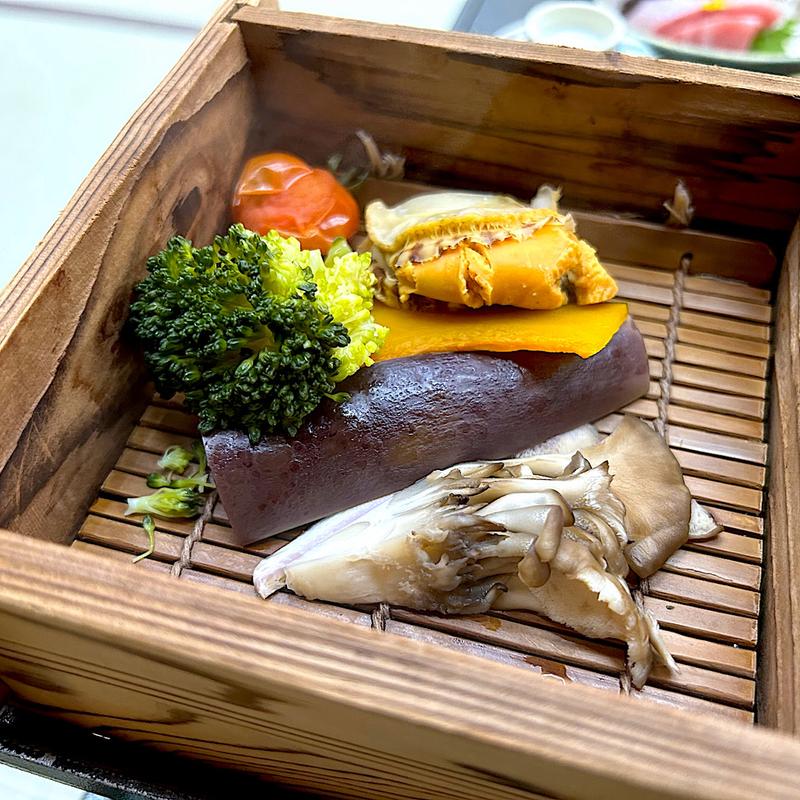 帆立と季節野菜の蒸籠蒸し(花禅の庄 )