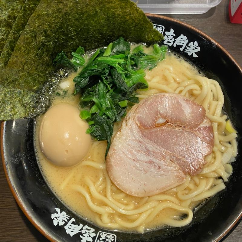 横浜家系味玉ラーメン(横浜家系ラーメン壱角家 秋葉原店)