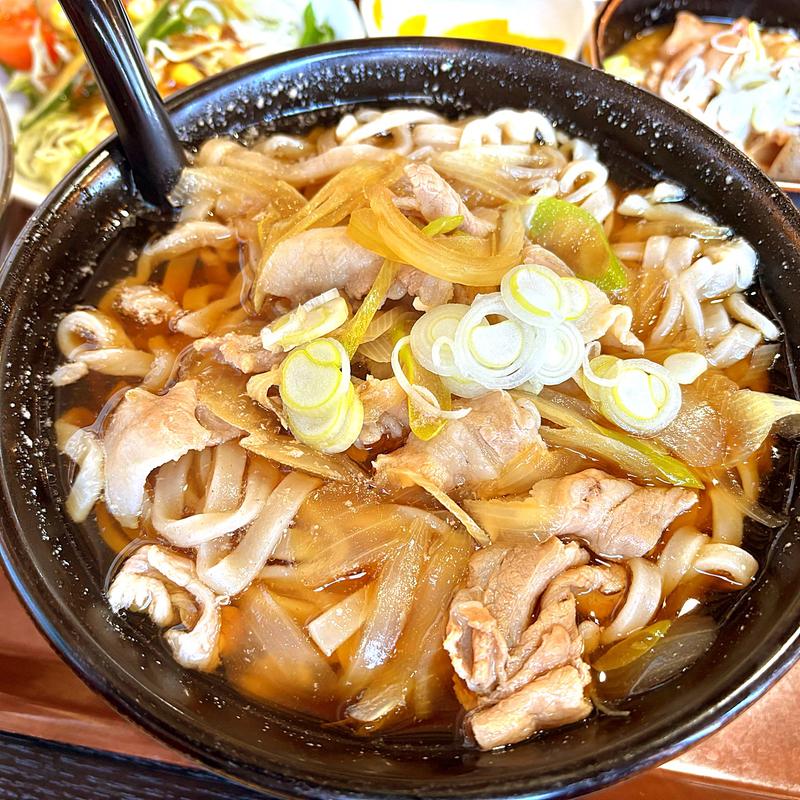 豚肉うどん(お食事処 きぬや)