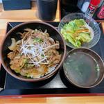 牛カルビ丼セット(串焼居酒屋 創けん 川崎)