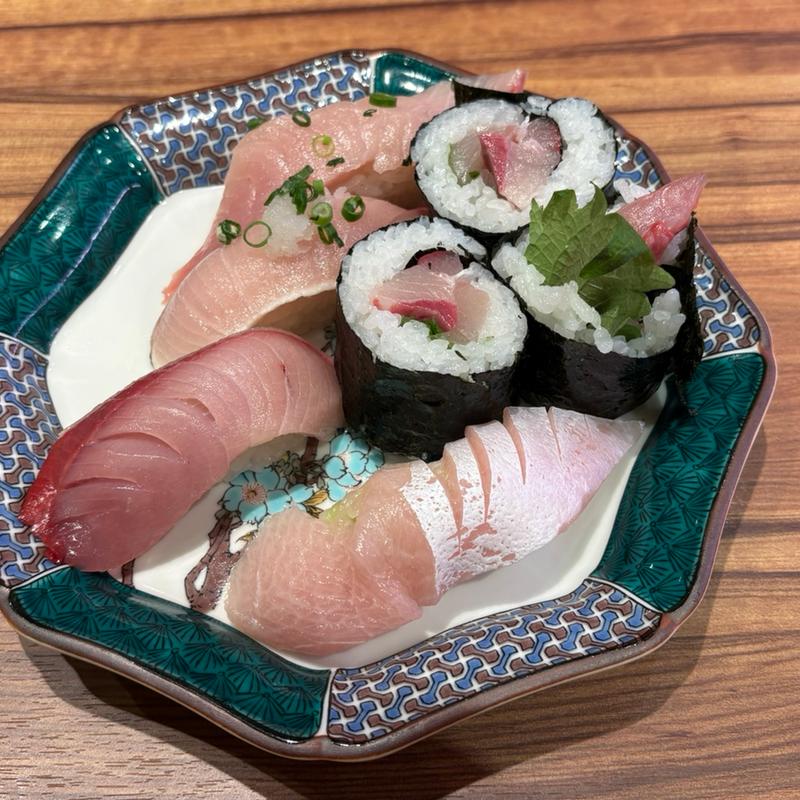 ぶり5点盛り(もりもり寿司　ららテラス北綾瀬店)