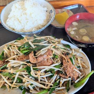 ニラレバ定食