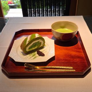 抹茶のロールケーキセット(丸久小山園 西洞院店 (茶房 元庵))