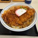 出汁醤油ロースカツ on the 親子丼（梅）