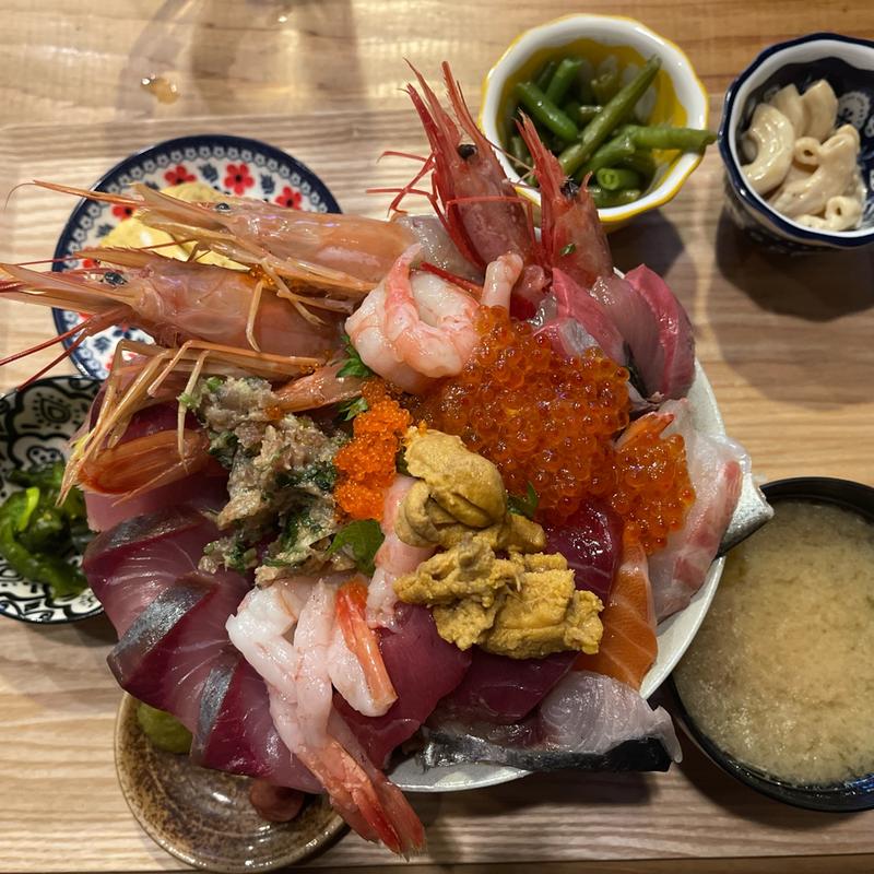 海鮮丼　特上(大阪大衆居酒屋 飯と酒と音 almalio)