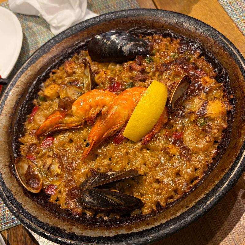 パエリアミクスタ〜魚介と鶏肉のパエリア〜　ハーフ(BIKiNi medi 池袋東武店 （ビキニ　メディ）)