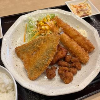 ミックスフライ定食