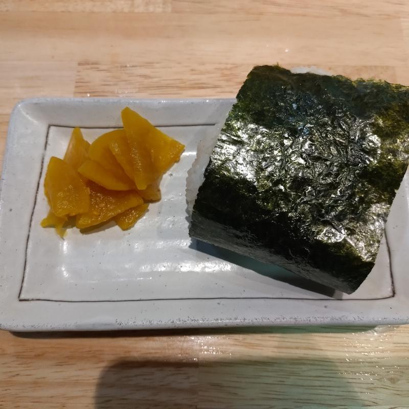 おにぎり(鮭)(大衆酒場 といろ)