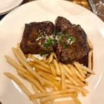 アンガス牛ハラミステーキエシャロットのソース　フレンチフライ添え