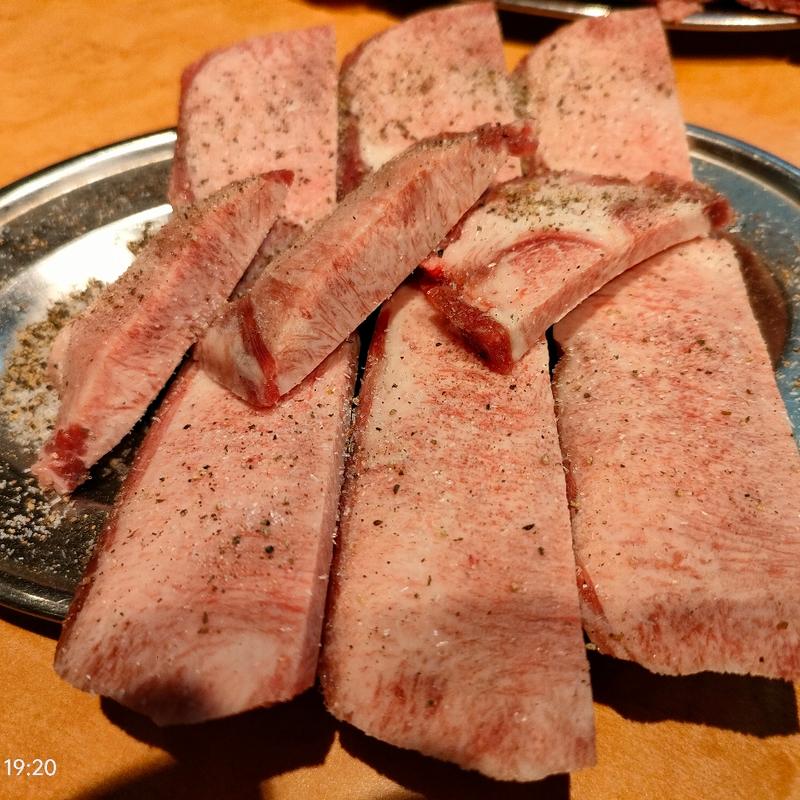 上タン(ロース焼肉専門店 肉酒場)