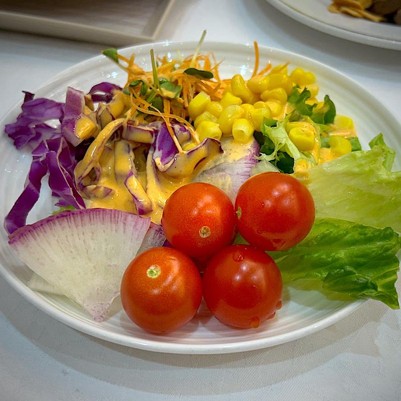 サラダ(亀の井ホテル 青森まかど)