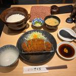 ロースカツランチ 豚汁に変更