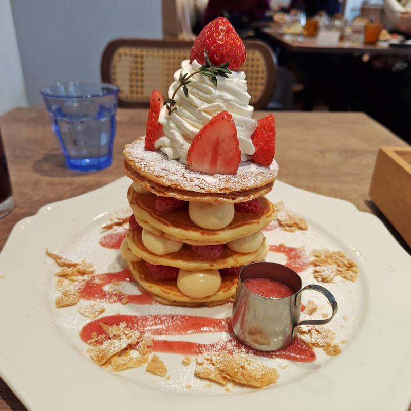 苺のミルフィーユパンケーキ(3 STARS PANCAKE （スリースターズパンケーキ）)
