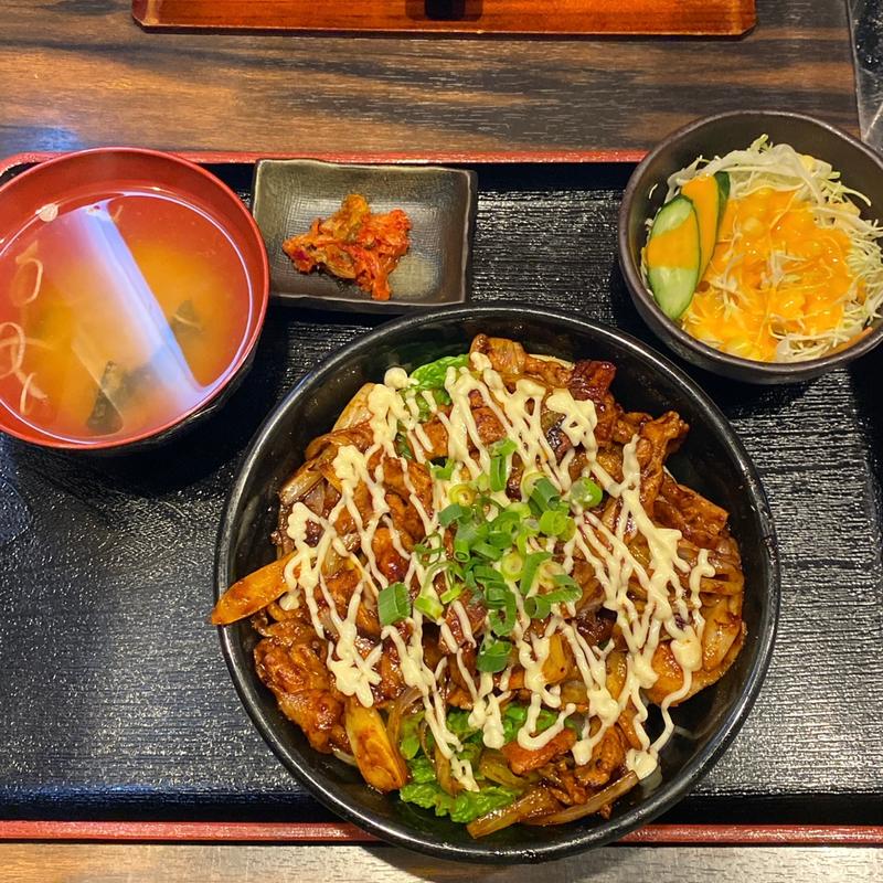 味噌豚丼(備長炭焼肉てんてん 亀貝店)