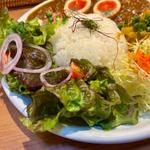 ビーフとお好みキーマのあいがけカレー+味玉