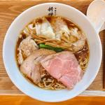 鶏だし醤油ワンタンメン