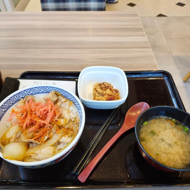 味噌汁唐揚げセット(吉野家 329号線壷川店 （330号線壷川店）)