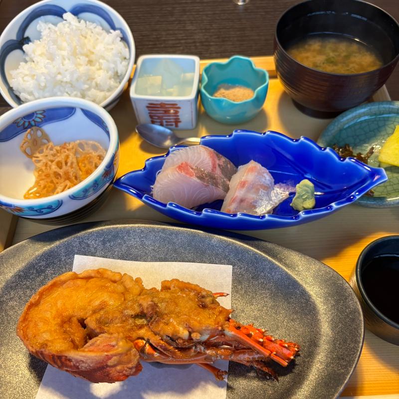 伊勢エビの唐揚げ御膳(伊勢海老　海鮮蒸し料理　華月 （カゲツ）)