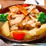 グリルチキンとしめじのアヒージョ