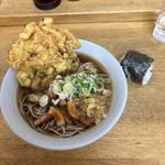 ゲソ天そば　かき揚げ　おにぎり