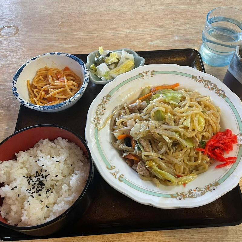 焼きそば 半ライス(まるこし)